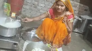 Judva kele #villagelife #kiske ghar per kela ka ped gai ji gaav me #thanks#love banan#gaav ki life