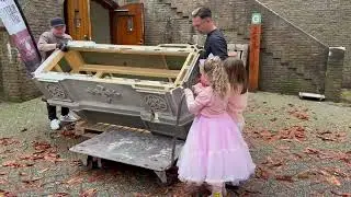 251012 De verhuizing van Club Macabre uit Sint Nyk naar een klooster in Amersfoort