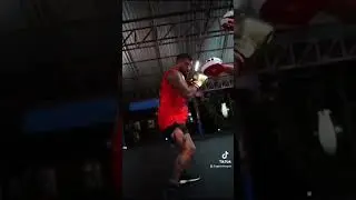 How to select materials for boxing gloves
