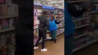 Близнецы разыграли незнакомца в Walmart😂😂 #walmart #близнецы #розыгрыш #смешно #вирусный