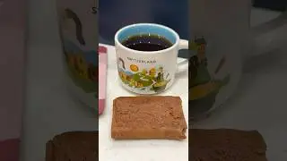 雨天飯後#甜點 🍹#瑞士 聖加倫 #星巴克 買的小咖啡杯 + 烘培者咖啡的藝妓咖啡 + 奎士咖啡的 #咖啡 #蛋卷。你喜歡嗎？💞#cafe #dessert #chill #lifestyle