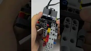 What is in the set? | Lego Technic #42160 Audi RS Q e-tron Speed Build