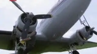 Vintage D-Day warplane honors WWII vets