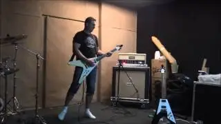 Gibson Flying V 2012 vs 2005 comparison (Shure SM57)