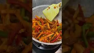 How to make a quick stir fry pasta #explore #food #youtubeshorts #explore