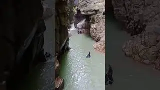Canyon gorge de Chailles Is&egrave;re/Savoie - Tyro splash 40m !!