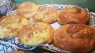 Dacă ai faina sare si apă . Poți face aceste placinte in două variante.