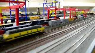 Crossrail dubbeltractie en Reeks 55 rijden door de haven van Mol-Cargo