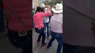 asi es que se menean las muchachas de mi pueblo. suscribete a mi canal y continua disfrutando de mas