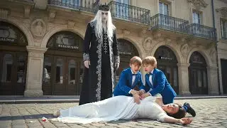 She Took a Silver Bullet for His Twin Heirs &mdash; The Vampire King Realized She Was His Fated Salvation