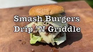 Smash burgers on the Drip 'N Griddle Pan | Hank's True BBQ&trade;