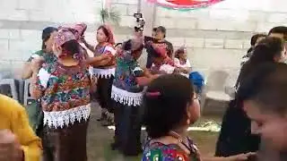 Reyna Chalchiteka baile social