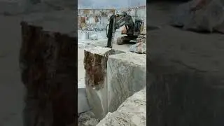 Hard work at Masstone Marble Quarry.