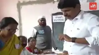TRS MP Joginpally Santosh Kumar Casts His Vote | Telangana Elections 2018 | YOYO TV Channel