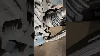 Replacing 2 lower control arms 15 explorer 3.5 #garagemechanic #garage #mechaniclife #autorepair
