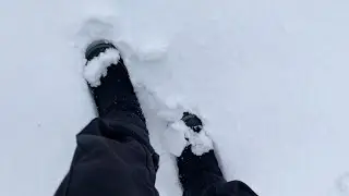 ASMR ~.~ Door Knisperende Sneeuw Lopen ❄️