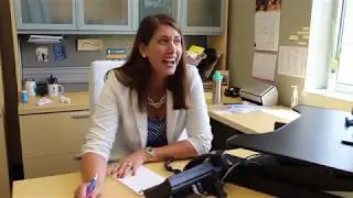Creepy phone scammer tries to flirt