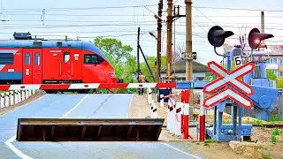 RailWay. Russian Railroad Crossing. Russian EMU Train EP3D/Железнодорожный переезд. Электричка ЭП3Д