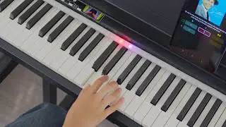 An AI teaches a 14 y/o girl 'Fly Me To The Moon' on piano (unedited)