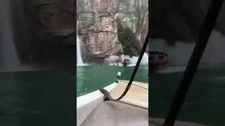 Обрушение скалы просто жесть