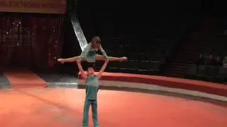 Акробатический (этюд) пара цирк-Acrobatic (study) a pair of circus
