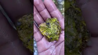 The discovery of stone fragments with a percentage of gold in a small river