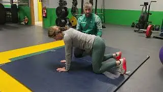 Bear Crawl Holds & Shoulder Taps - Shoulder, Core and Quad Activation 