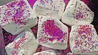 Delicious irregular magnesium powder blocks.