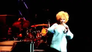 Ornella Vanoni - Rossetto e cioccolato (Live ANDRIA - Piazza Catuma)