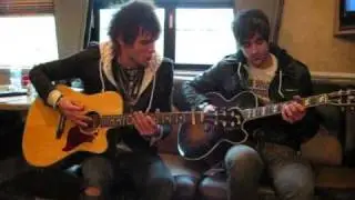 On the Bus with Boys Like Girls
