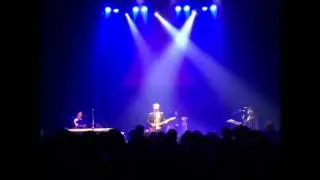Eric Hutchinson sings 