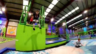 JUMP IN Edinburgh Kids Trampoline Park  Family Day Fun / Park Trampolinowy w Edynburgu 10.2019