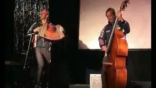 Terje Gording Hong playing 