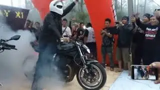 Motor gede bakar ban (burn out) || fighterday minorfighters @vianexcel7144