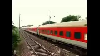 IRFCA - 2952 New Delhi - Mumbai Rajdhani Express. VIDEO BY: SWARAN UDASIN