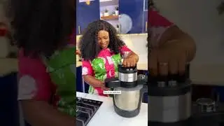 Семо Своллоу получает опыт работы с @tspiceskitchen