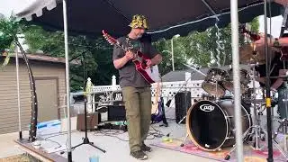 Garlic.band plays &ldquo;wheels&rdquo; at Kooklaroc&rsquo;s