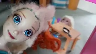 The Frozen family's camper pamper fun!