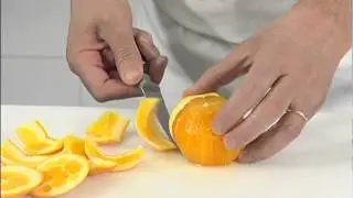 Peler &agrave; vif une orange