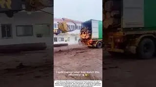 Heavyweight Harmony: Excavator Assists in Unloading Logs🦾🚚