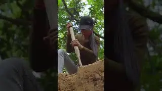 GIRL LIVING OFF GRID BUILD THE MOST SECRET UNDERGROUND DUGOUT SHELTER