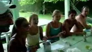 Galera cantando na Ferrugem
