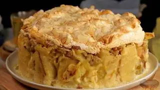An original dessert made from simple ingredients. HUNGARIAN PANCAKE CAKE