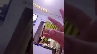 la mano cantante con la m&uacute;sica de karimero