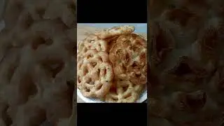 सॉफ्ट और कुरकुरी रोज़ कुकीज 😋😋 | Achappam Cooking #shorts #shortsfeed #food #Achappam #FestivalRecipe