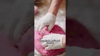 WHAT MARZIPAN IS AND HOW TO WORK WITH IT (FOR CAKES AND COOKIE DESSERTS)