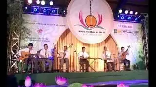 Huynh Khai Luu Thuy Truong hoa tau danh cam nhac tai tu.wmv
