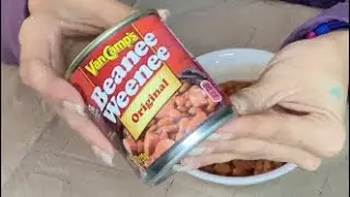 Eating Beanee Weenees for lunch - A Happy Life - 2022 vlog