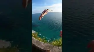 El clavado m&aacute;s &eacute;pico de las Bahamas 💦 #CliffDiving
