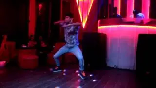 LIL PHOENIX DEMO IN SWAGG PARTY / SPECIAL BOYS TEAM AFRICA